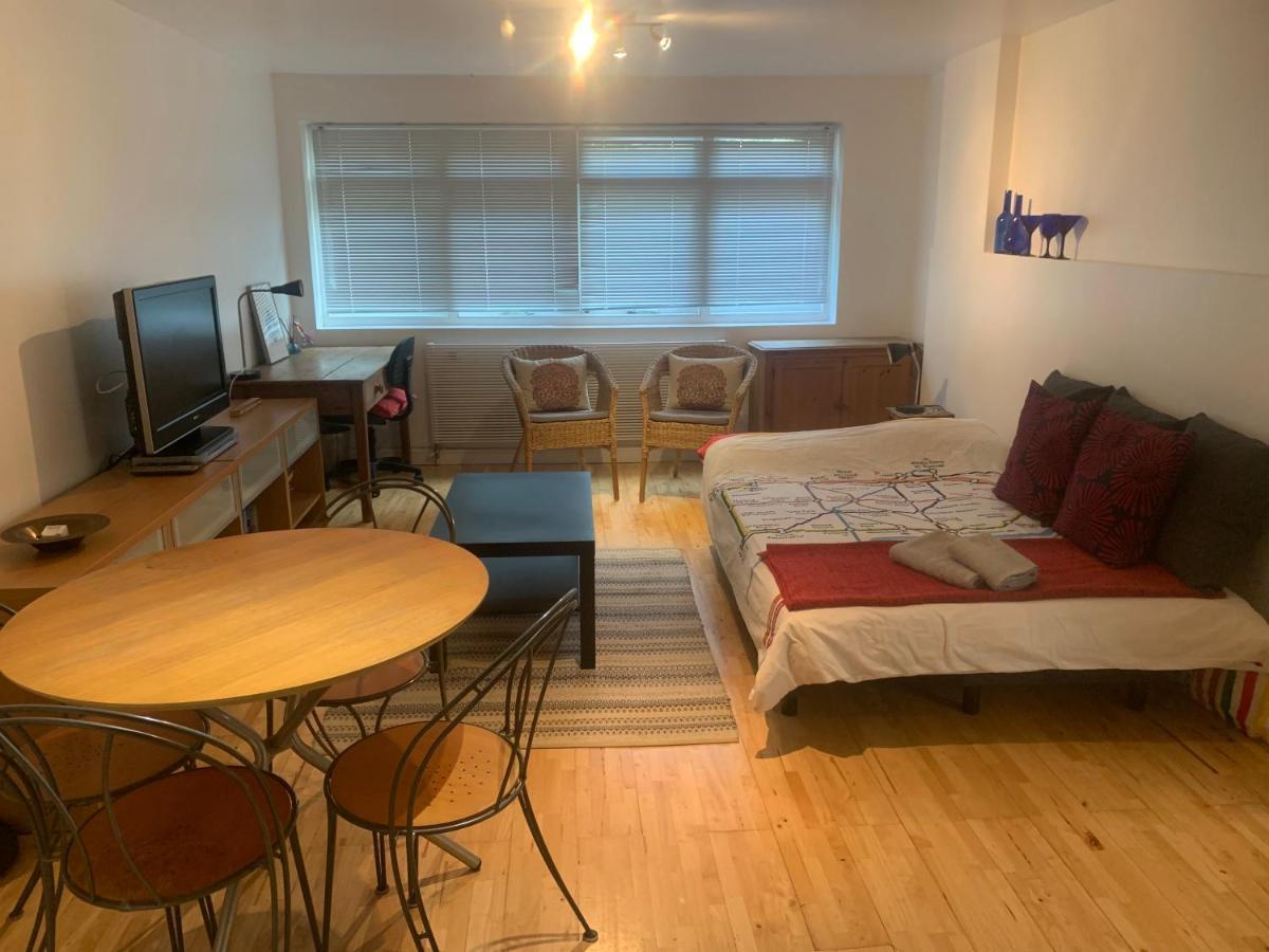 Cozy 1 Bedroom Basement Flat Londres Extérieur photo