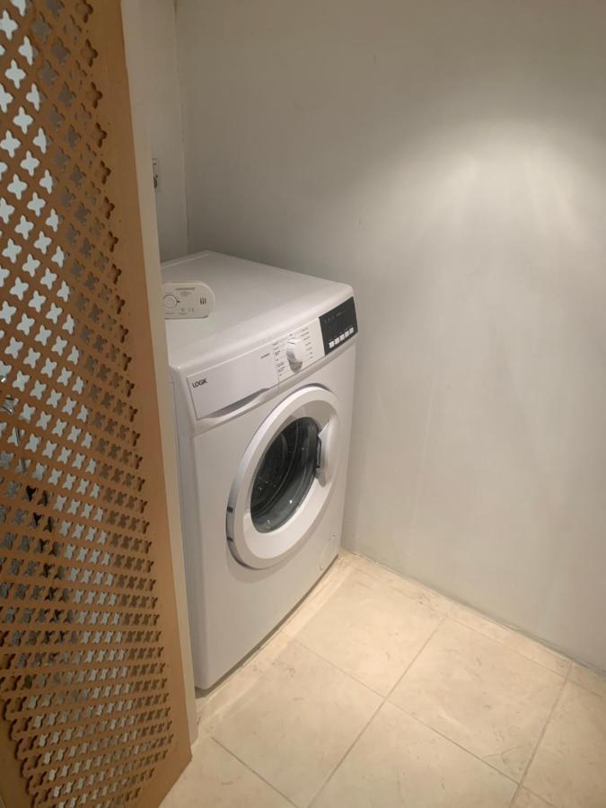 Cozy 1 Bedroom Basement Flat Londres Extérieur photo