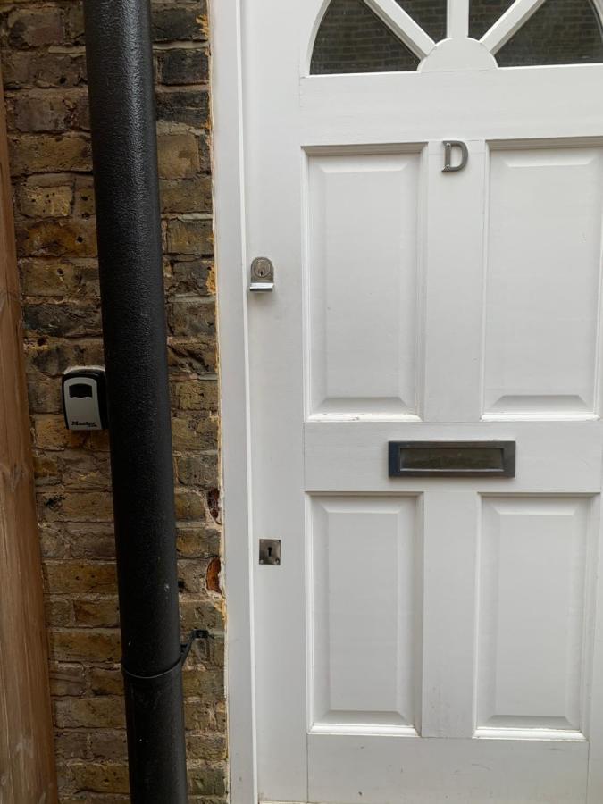 Cozy 1 Bedroom Basement Flat Londres Extérieur photo