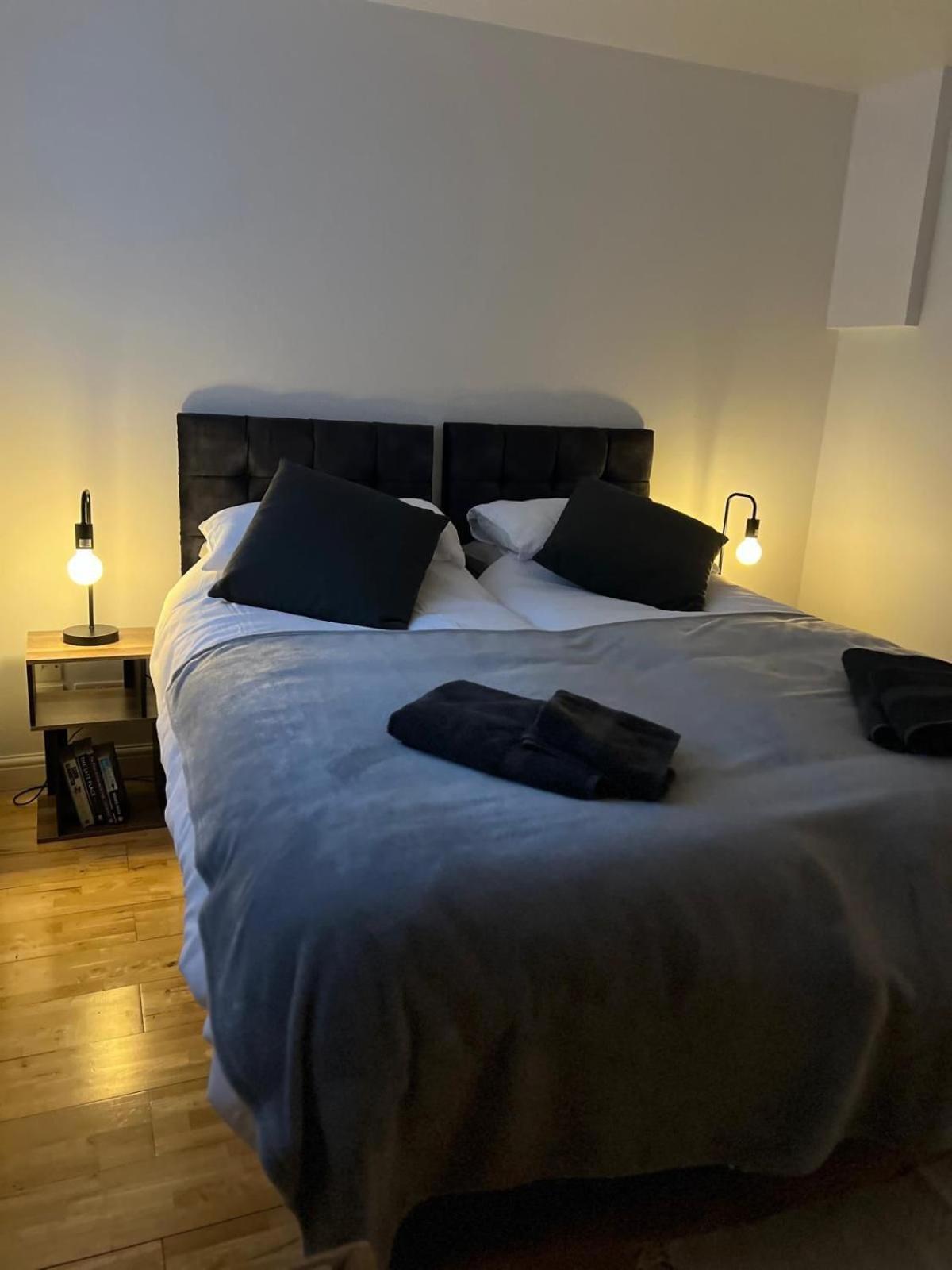 Cozy 1 Bedroom Basement Flat Londres Extérieur photo